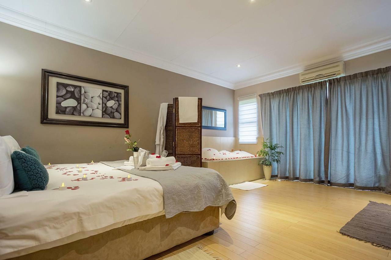 Three Oaks And An Aloe Boutique Hotel Hartbeespoort Kültér fotó